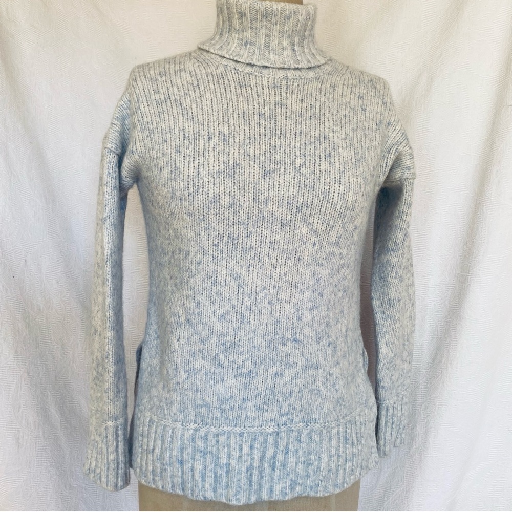 Everlane XS Chunky blue melange turtleneck